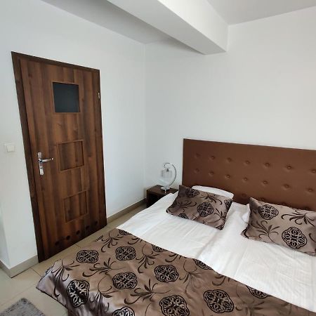 Belweder Aparthotel Porosły Εξωτερικό φωτογραφία
