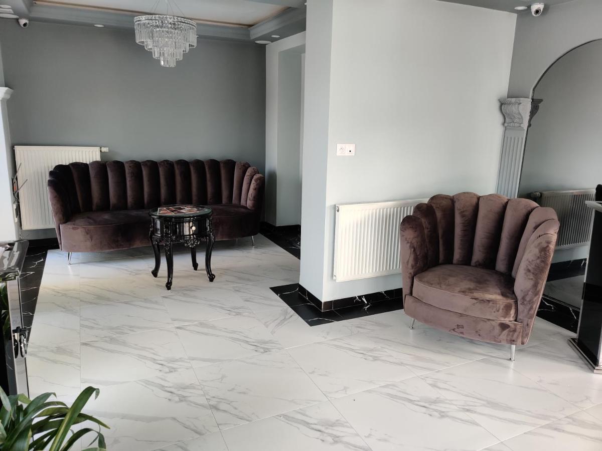 Belweder Aparthotel Porosły Εξωτερικό φωτογραφία