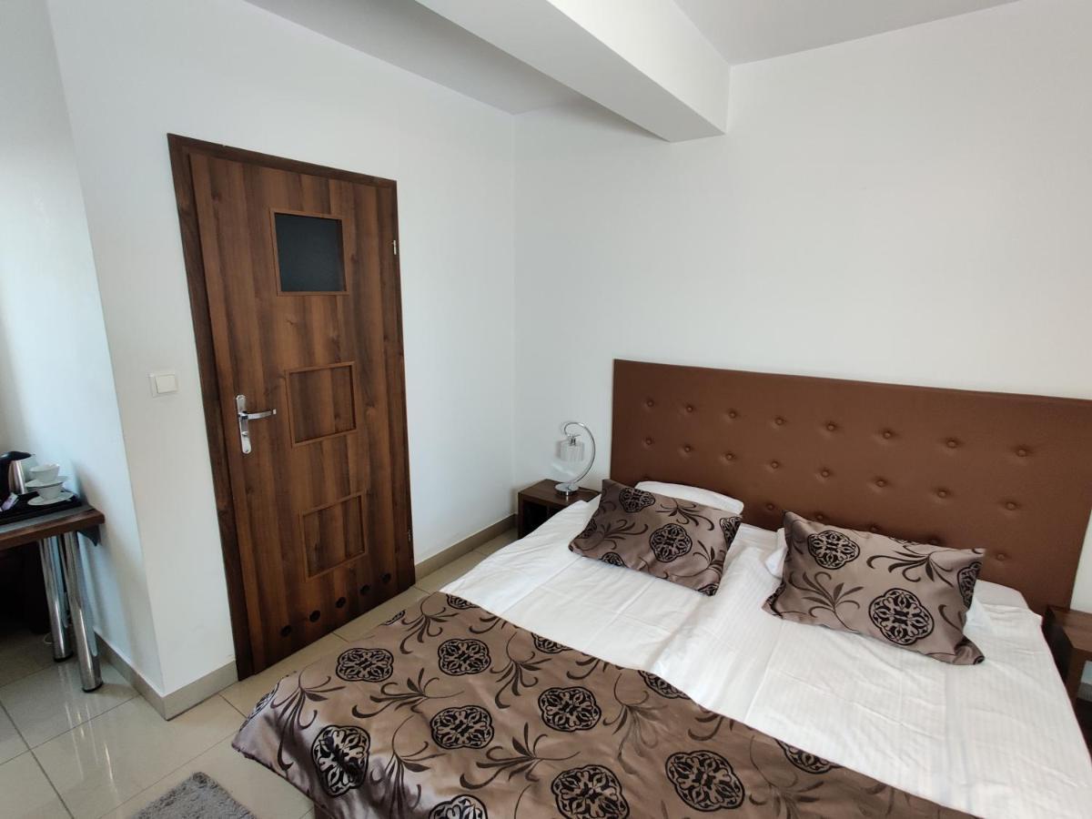 Belweder Aparthotel Porosły Εξωτερικό φωτογραφία