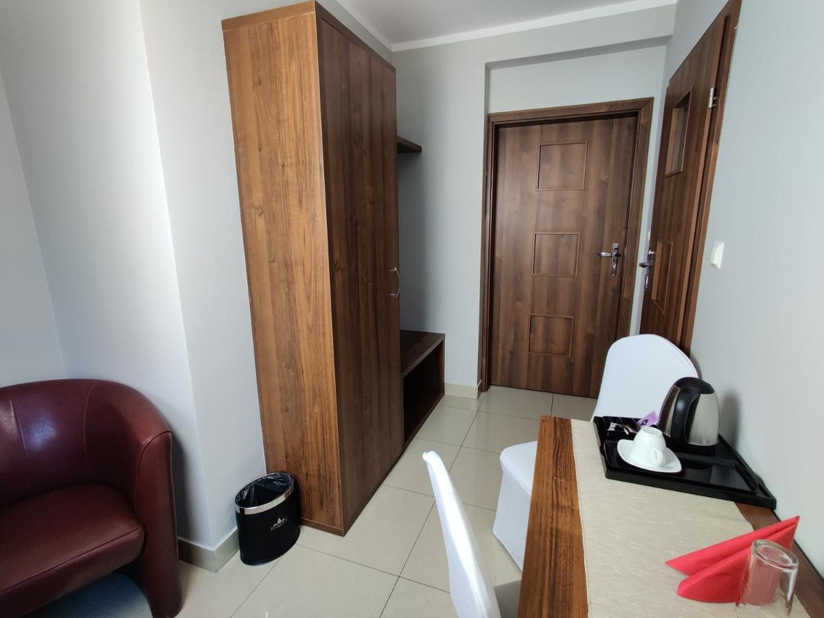 Belweder Aparthotel Porosły Εξωτερικό φωτογραφία