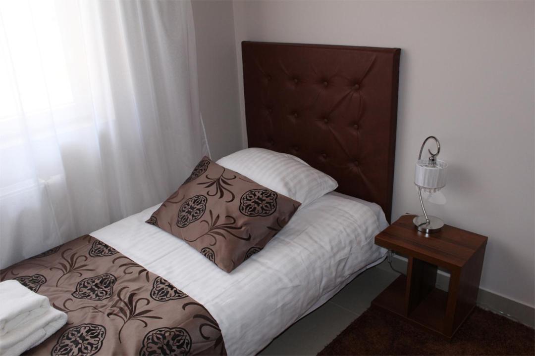 Belweder Aparthotel Porosły Εξωτερικό φωτογραφία