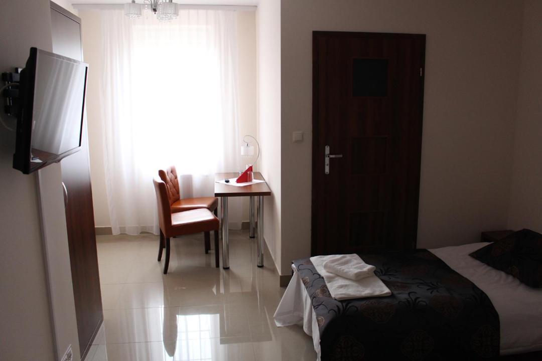 Belweder Aparthotel Porosły Εξωτερικό φωτογραφία