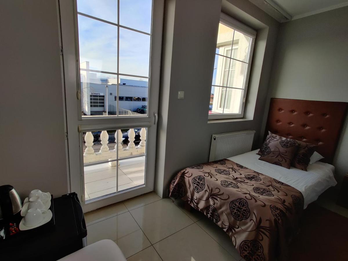 Belweder Aparthotel Porosły Εξωτερικό φωτογραφία