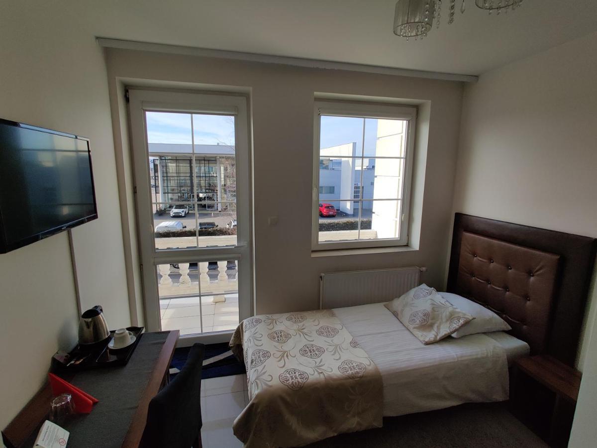 Belweder Aparthotel Porosły Εξωτερικό φωτογραφία