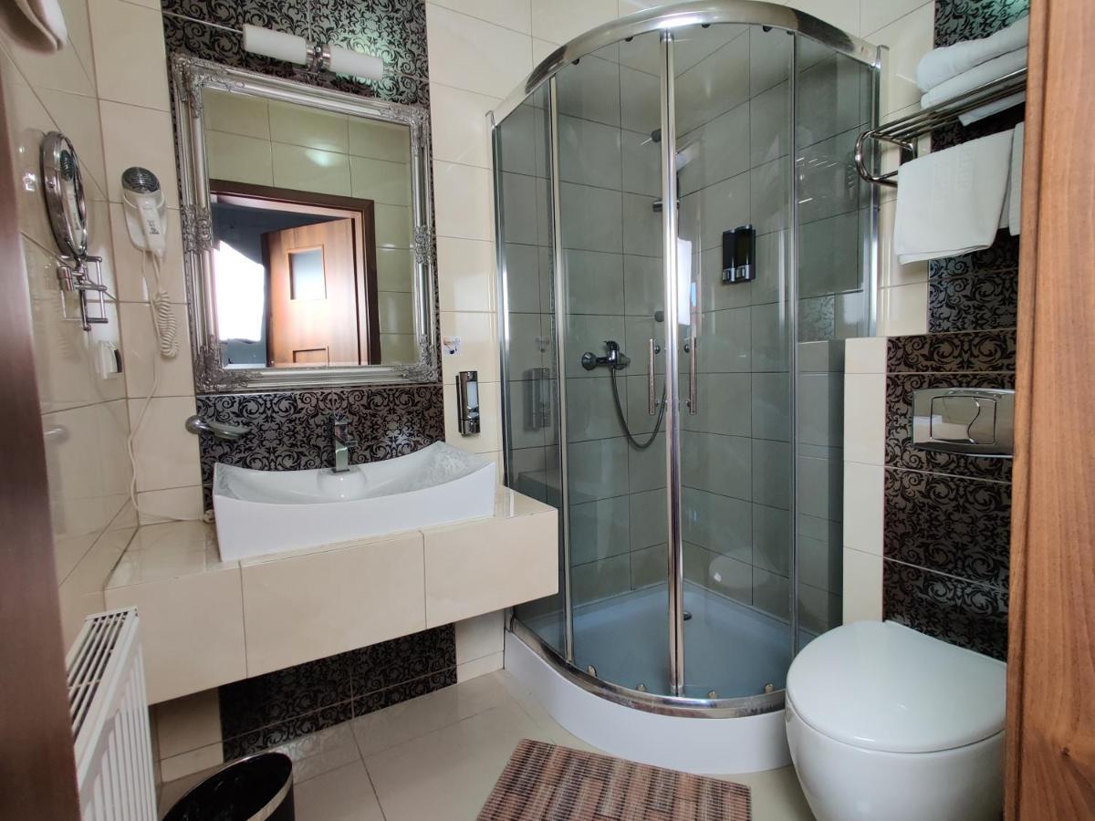Belweder Aparthotel Porosły Εξωτερικό φωτογραφία