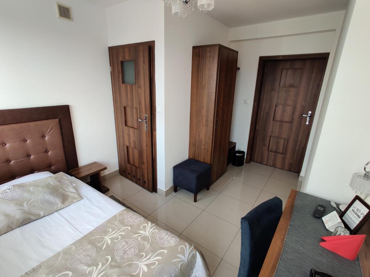 Belweder Aparthotel Porosły Εξωτερικό φωτογραφία