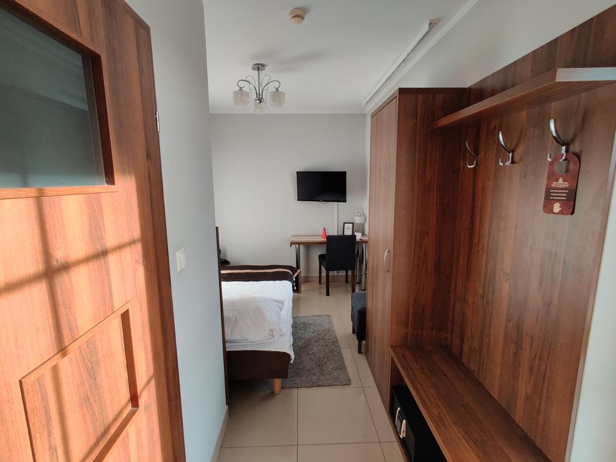 Belweder Aparthotel Porosły Εξωτερικό φωτογραφία