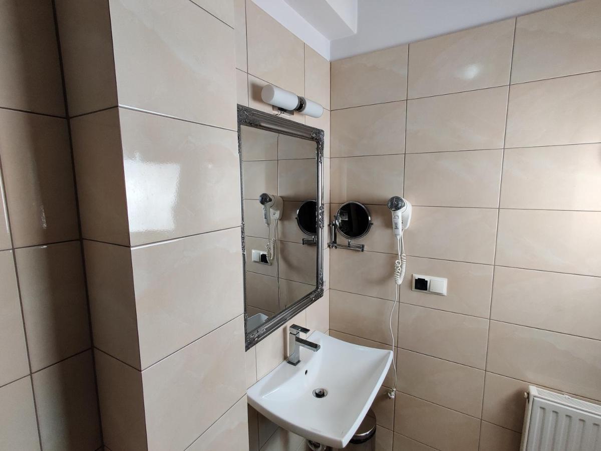 Belweder Aparthotel Porosły Εξωτερικό φωτογραφία