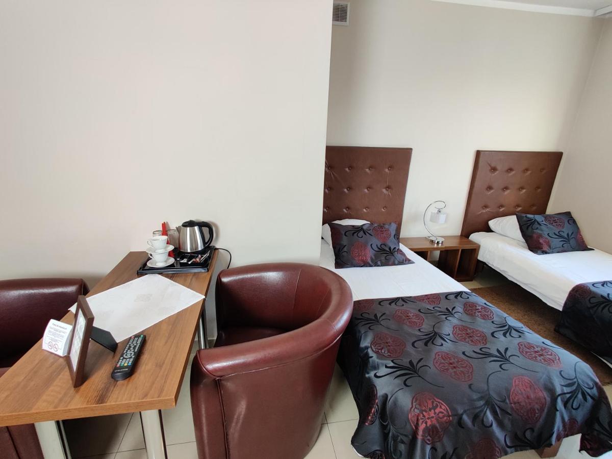 Belweder Aparthotel Porosły Εξωτερικό φωτογραφία