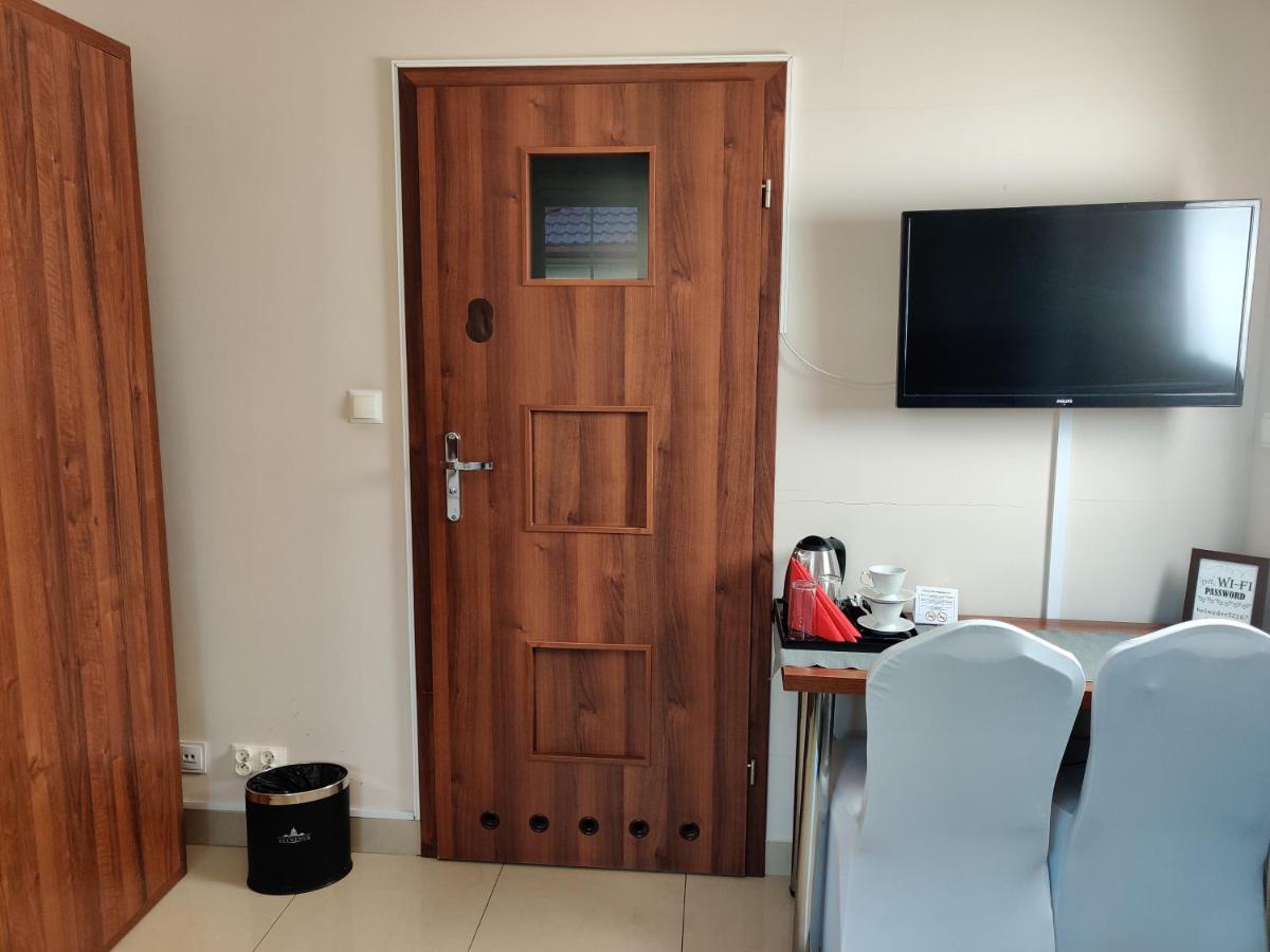 Belweder Aparthotel Porosły Εξωτερικό φωτογραφία