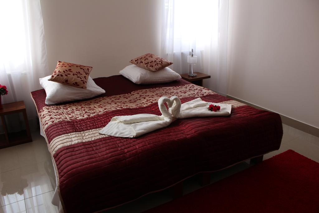 Belweder Aparthotel Porosły Δωμάτιο φωτογραφία