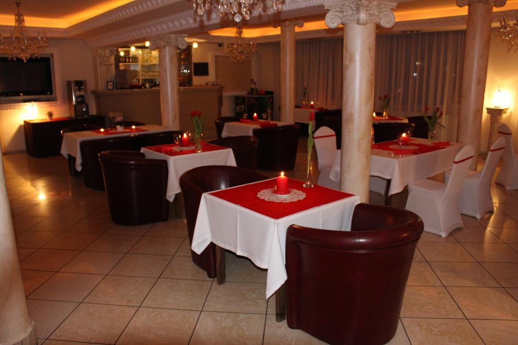 Belweder Aparthotel Porosły Εξωτερικό φωτογραφία