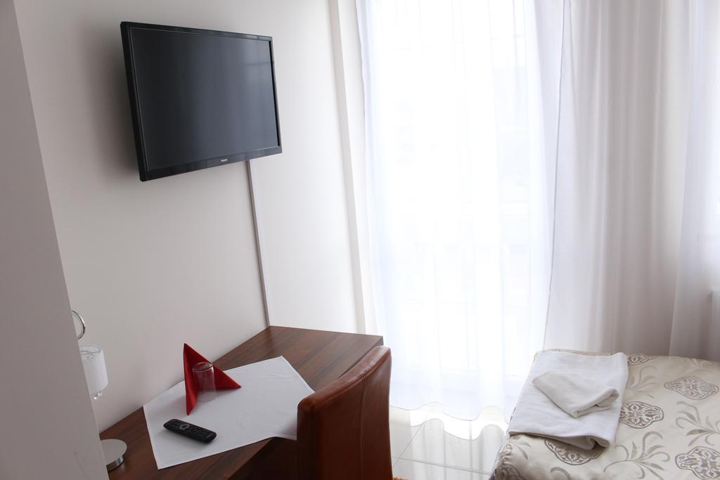 Belweder Aparthotel Porosły Δωμάτιο φωτογραφία
