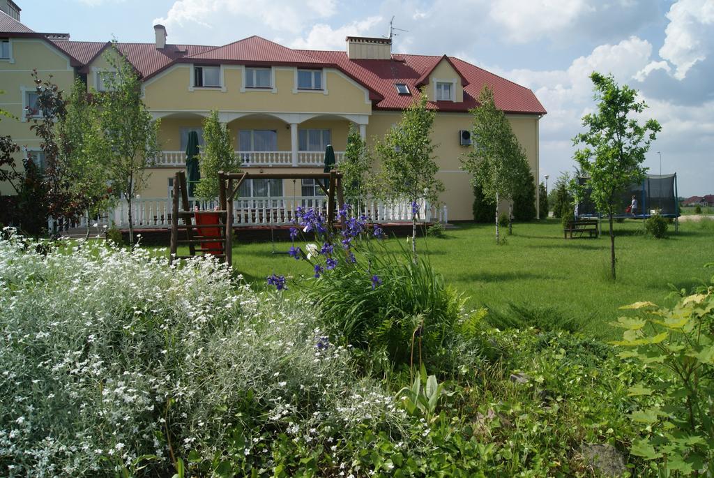 Belweder Aparthotel Porosły Εξωτερικό φωτογραφία