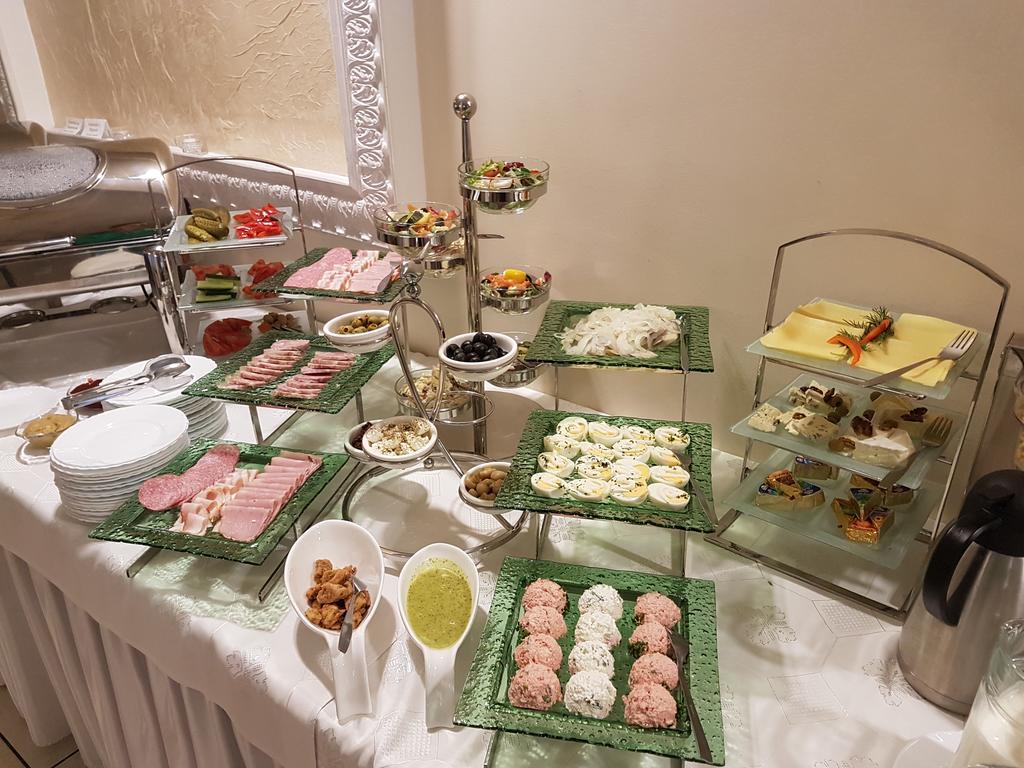 Belweder Aparthotel Porosły Εξωτερικό φωτογραφία