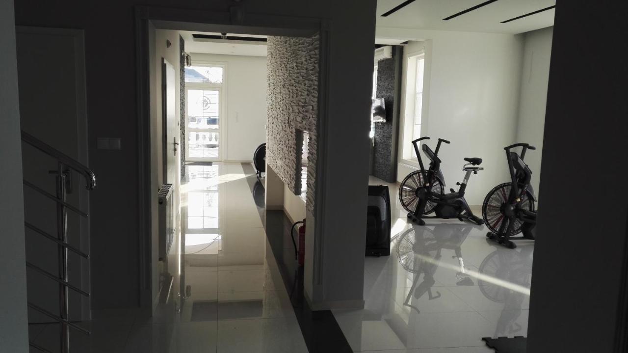 Belweder Aparthotel Porosły Εξωτερικό φωτογραφία
